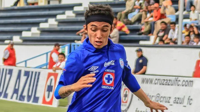 Omar Fernández jugó en Cruz Azul Hidalgo durante 2013. (X @CruzAzulHidalg)
