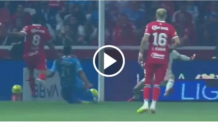 El Toro Fernández abrió el marcador ante Toluca tras un centro de Rotondi.