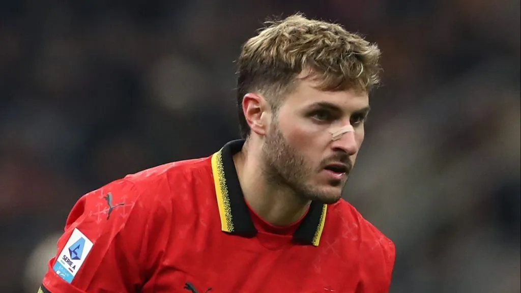 Santi Giménez tendría su futuro listo.