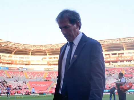 Guillermo Almada cada vez más lejos de Cruz Azul