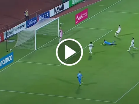 Nahuel Guzmán ahoga el grito de gol con un atajadón