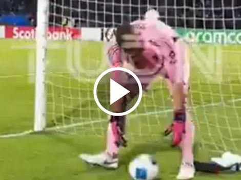 El show de Nahuel Guzmán con los baloneros