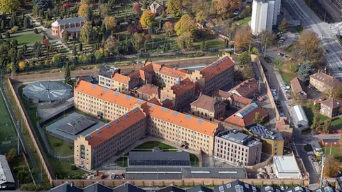 El futbolista mexicano deberá pasar 20 días en la cárcel.