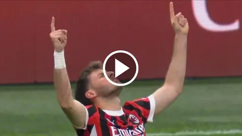 Santi Giménez lideró la remontada del Milan por la Serie A.