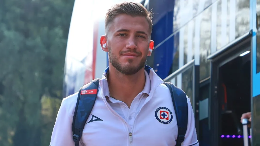 El defensa argentino está disponible para el juego estelar de esta noche.