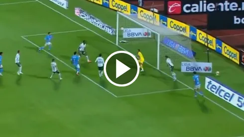 Nacho Rivero y un gol clave para Cruz Azul.