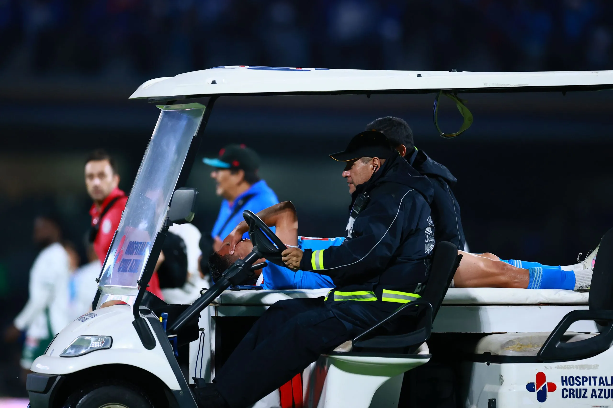 Andrés Montaño salió lesionado al minuto 8 de la vuelta de cuartos de final ante León en el Clausura 2025. (Imago7)