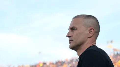 Los cementeros siguen en busca de entrenador a pesar del buen rendimiento de Vicente Sánchez.