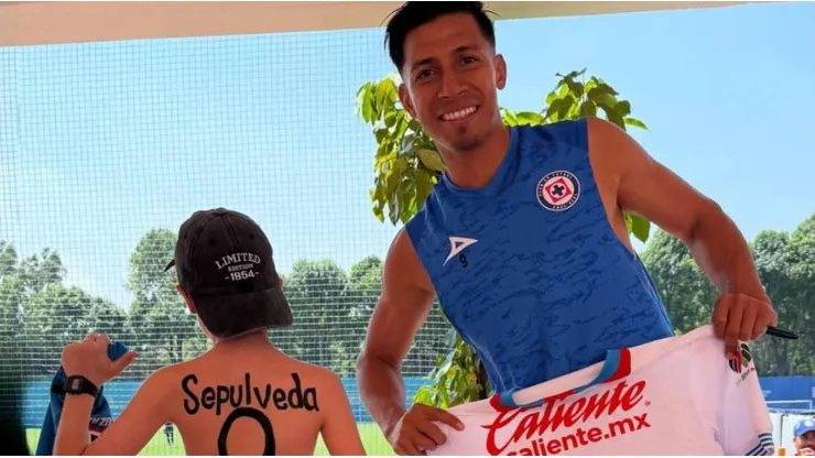 Ángel Sepúlveda le cumplió el sueño a un pequeño aficionado