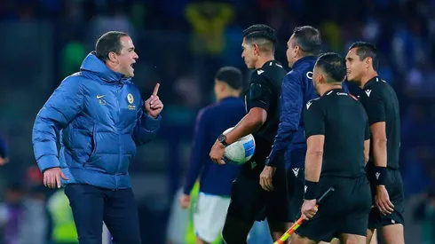 Filtran qué le gritó André Jardine al árbitro antes de su expulsión