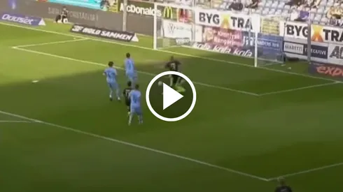 Rodrigo Huescas se lució con su primer gol en la Superliga Danesa.