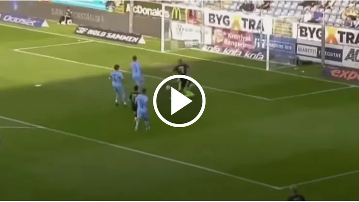 Rodrigo Huescas se lució con su primer gol en la Superliga Danesa.