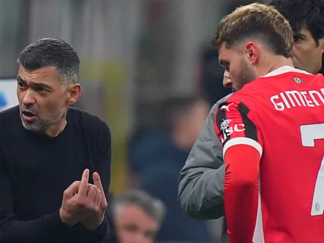 El palo de Sérgio Conceição tras la expulsión de Santi Giménez