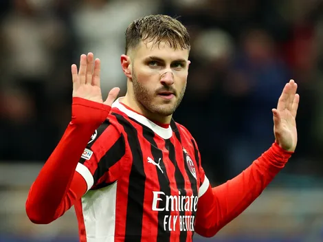 Santi Giménez tendría DT multicampeón en Milan