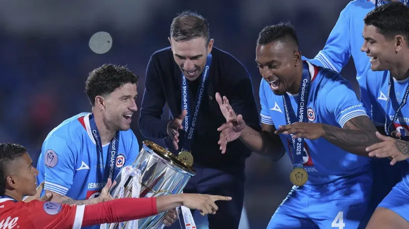 Cruz Azul sacó boleto tras coronarse de la mano de Vicente Sánchez.