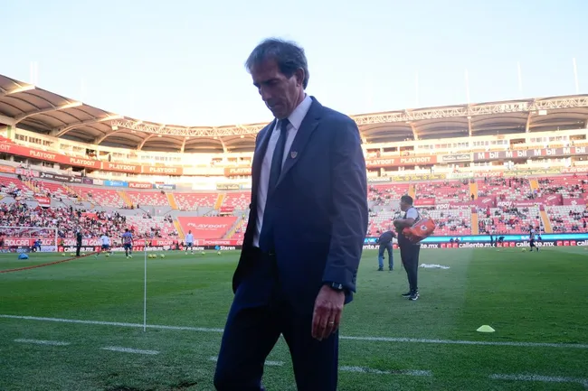 Las razones que llevaron a Cruz Azul a descargar a Guillermo Almada (Imago 7)