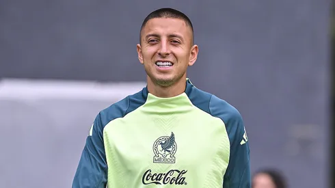 Roberto Alvarado se encuentra concentrado con la Selección Mexicana.