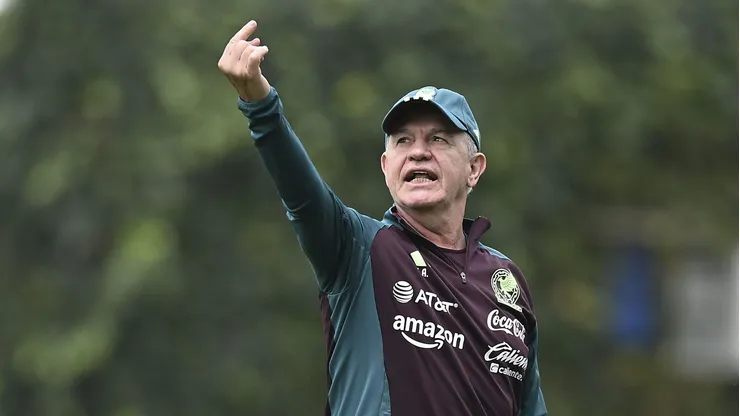 El entrenador nacional dio a conocer la lista de los convocados para la cita que tendrá lugar a partir del 14 de junio.