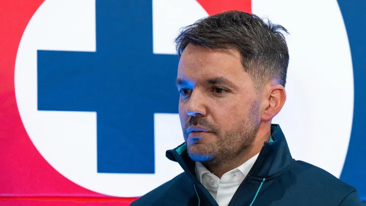 Nicolás Larcamón asumió oficialmente el cargo de entrenador de Cruz Azul.