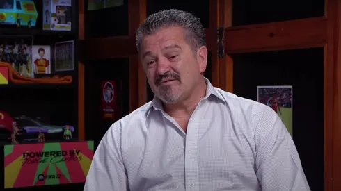 Carlos Hermosillo se despachó contra un director técnico.