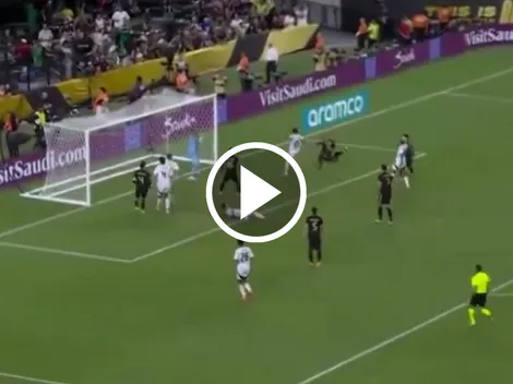 El golazo de tijera de Santi Giménez que el VAR le impidió gritar