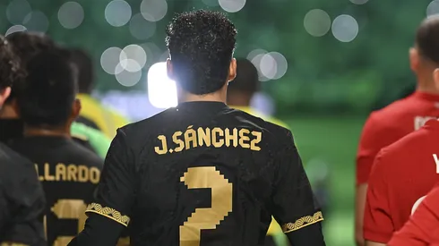 El defensor de Cruz Azul se encaró con Montes después de un error a la hora de controlar el balón.