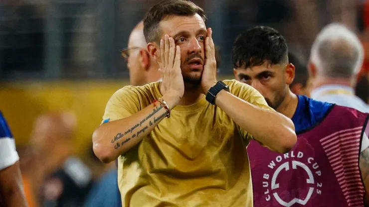 Anselmi no puede creer el papelón que hizo con Porto.