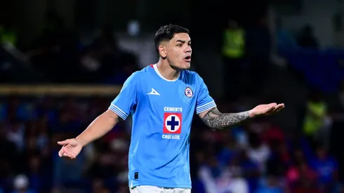El Toro Fernández podría salir de Cruz Azul cedido a préstamo.
