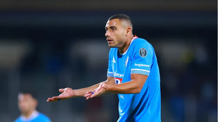 Giorgos Giakoumakis es el gran candidato a salir de Cruz Azul.