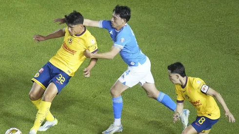 El futbolista mexicano ya se despidió de sus compañeros en Cruz Azul y fue presentado de manera oficial por los azulcrema.