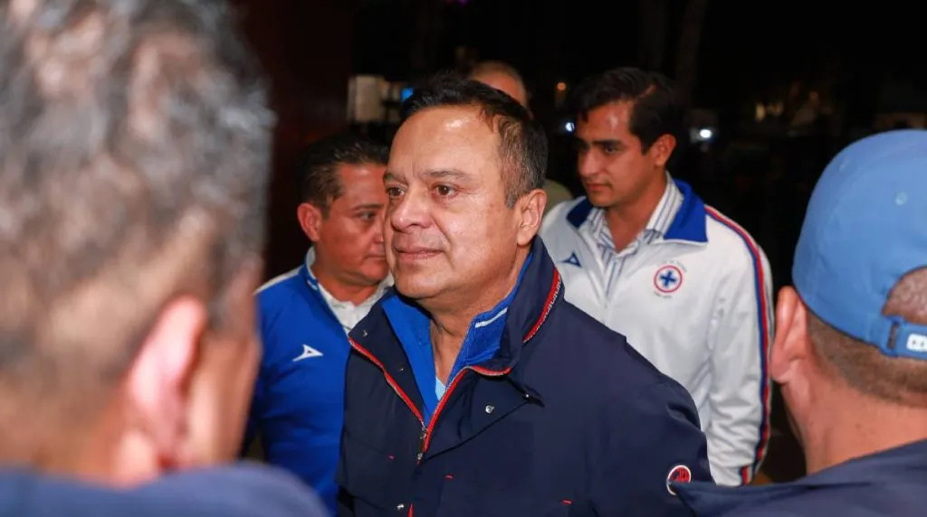 El pedido que la afición de Cruz Azul le hizo a Víctor Velázquez