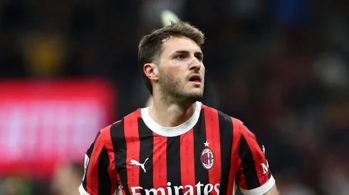 El canterano de Cruz Azul cada vez tiene más complicado jugador desde el inicio con el cuadro rossoneri.