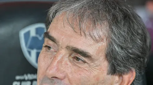 El entrenador uruguayo era el principal candidato para reemplazar a Vicente Sánchez en el banquillo.