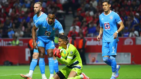 El portero colombiano fue elegido como el mejor de toda la campaña. Y Cruz Azul tuvo otros nominados y otro ganador.