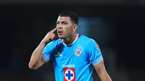 Erik Lira aún no firma su renovación con Cruz Azul.