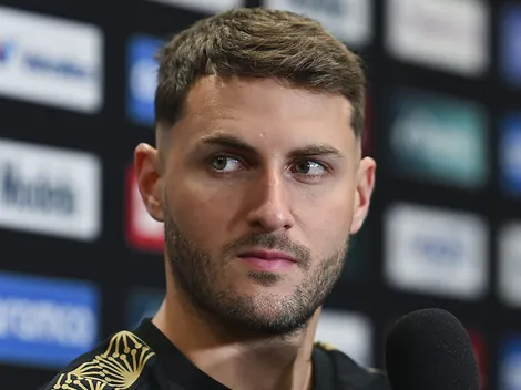 Santi Giménez respondió a sus detractores y mandó recadito a Javier Aguirre