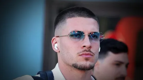 El delantero serbio continúa en movimiento mientras aguardan por él en La Noria.