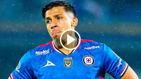 El goleador no pudo conectar bien la pelota.