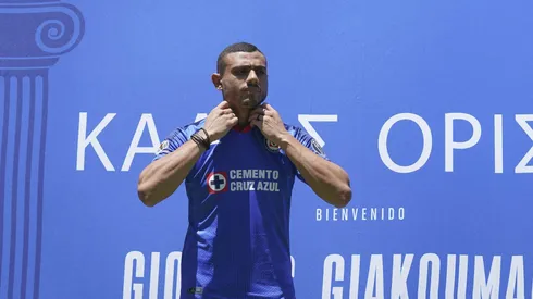 El delantero griego no entra en los planes del club y se habla de ofertas desde Arabia y la MLS.