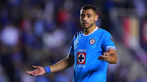 La situación del delantero griego mantiene en vilo a todo Cruz Azul.