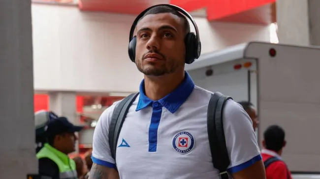 Giorgos Giakoumakis reapareció en Cruz Azul tras irse sin permiso