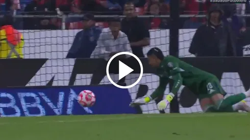 Kevin Mier se mostró desconocido en la visita de Cruz Azul al Estadio Jalisco.