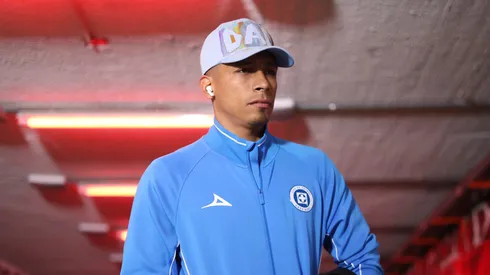 El delantero mexicano se lució en una noche en la que anotó un triplete y salvó un punto para los suyos.