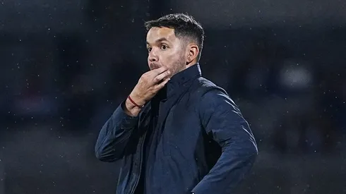 Nicolás Larcamón enfrentará su primer "problema".