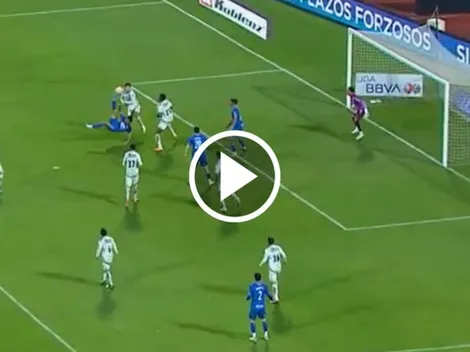 Charly Rodríguez casi marca un golazo de chilena ante León