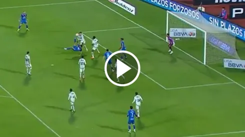 El ex Rayados estuvo a punto de marcar un golazo.