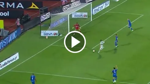 El portero cafetero se lució al cierre del primer tiempo.