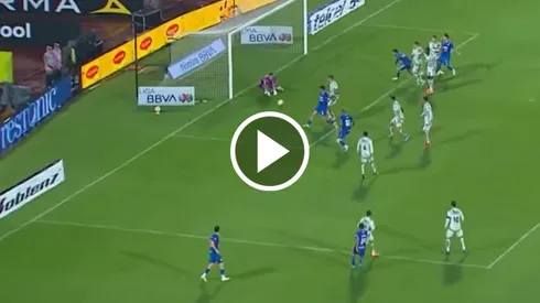 Charly logró marcar el segundo gol del partido.