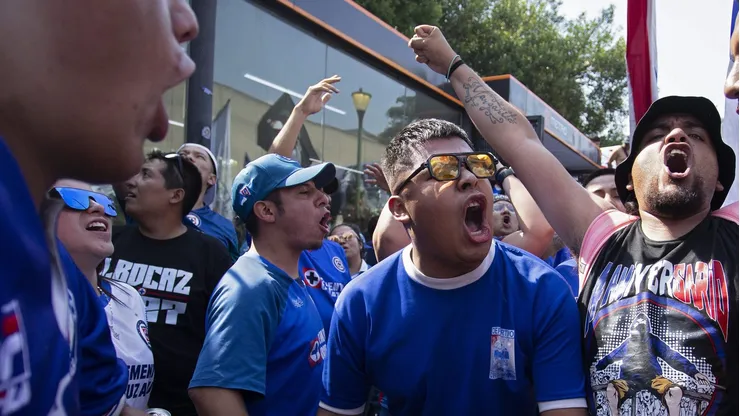 Los fanáticos reaccionaron a una de las peores goleadas en la historia de la institución cementera.