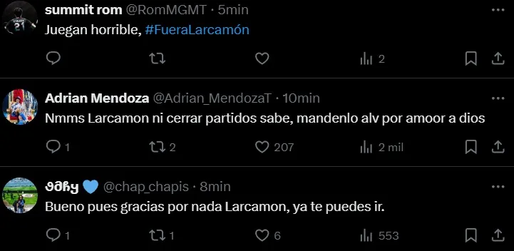 Aficionados de Cruz Azul contra Larcamón. (X)